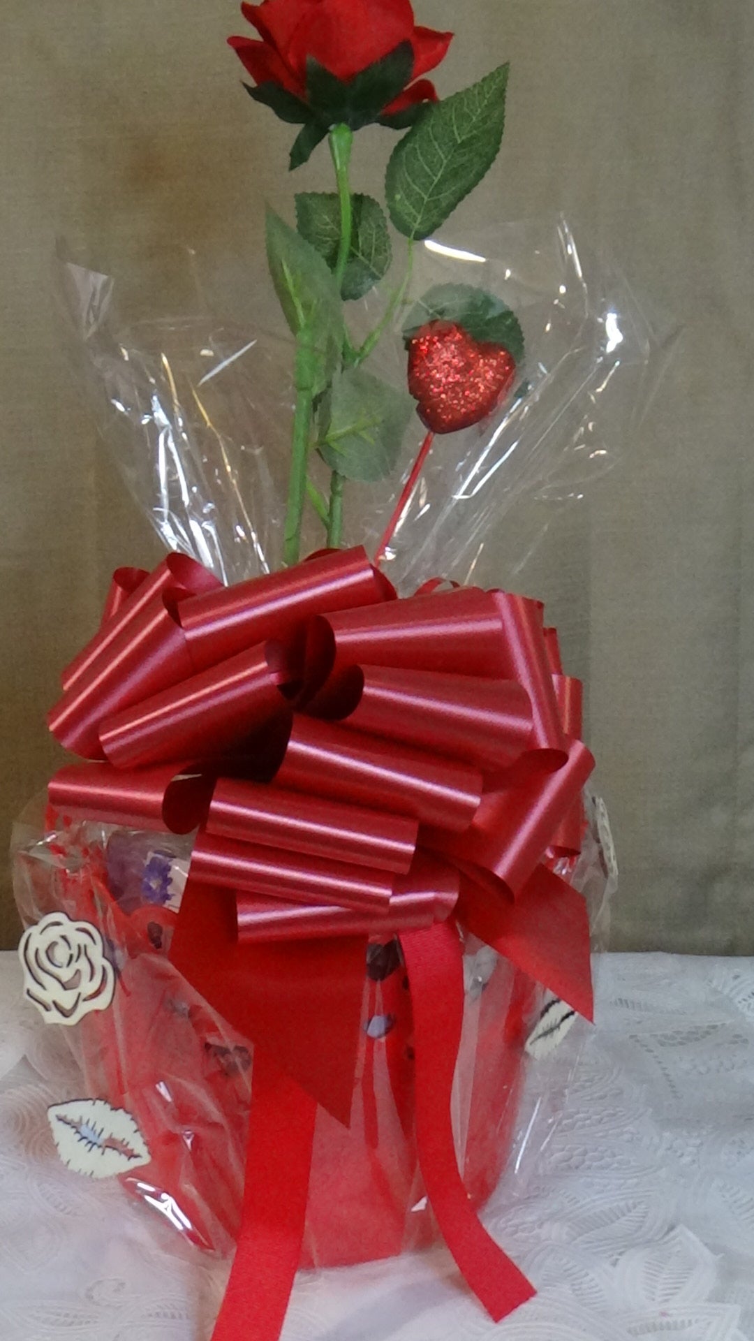 Red  Rose Gift Basket for you